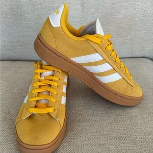 Adidas Grand Court Alpha Suede Trainer’s Woman’s size 8